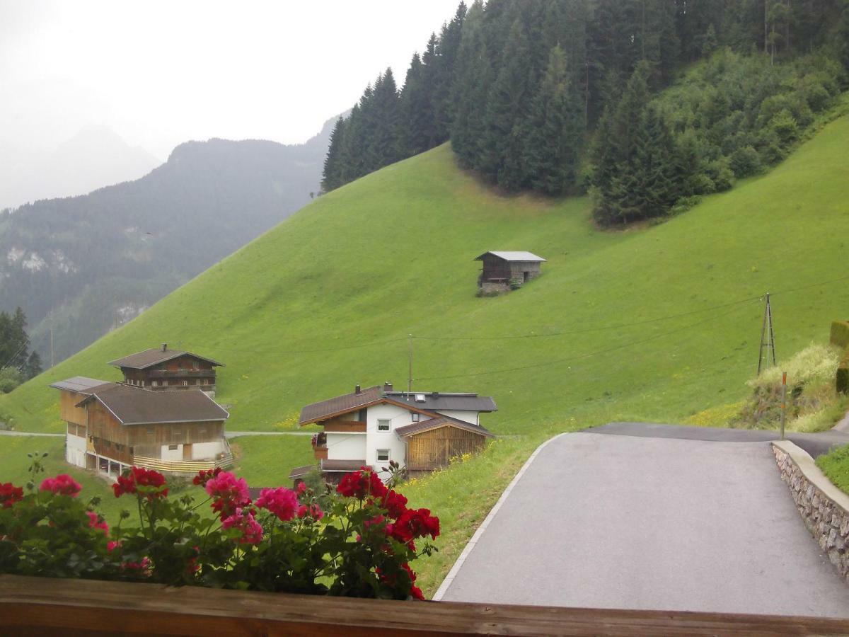 Haus Sonnleiten Hotel Hippach Exterior photo